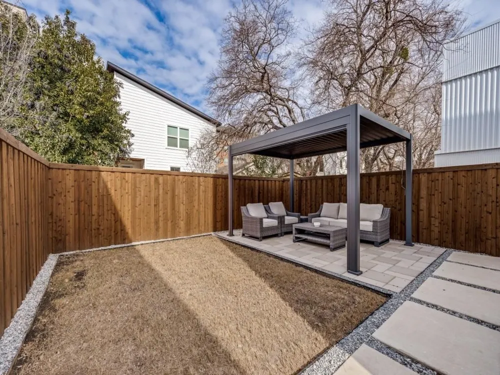 929 Bayonne Street Dallas, TX 75212