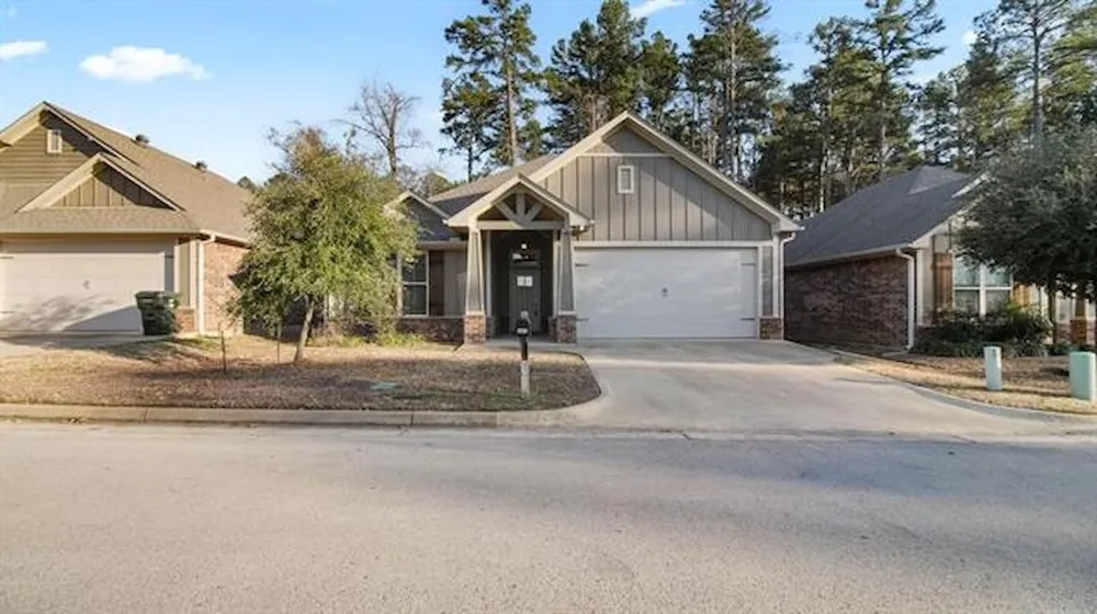 2927 Meadow Brook Trail Tyler, TX 75701