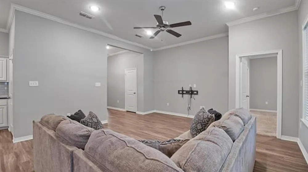 2927 Meadow Brook Trail Tyler, TX 75701