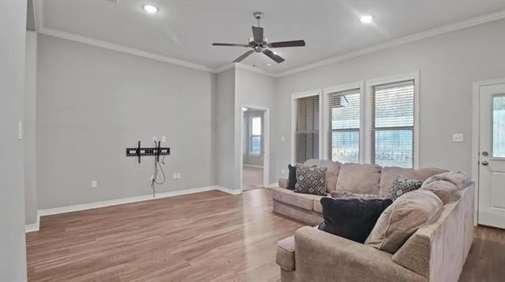 2927 Meadow Brook Trail Tyler, TX 75701