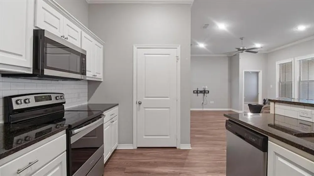 2927 Meadow Brook Trail Tyler, TX 75701