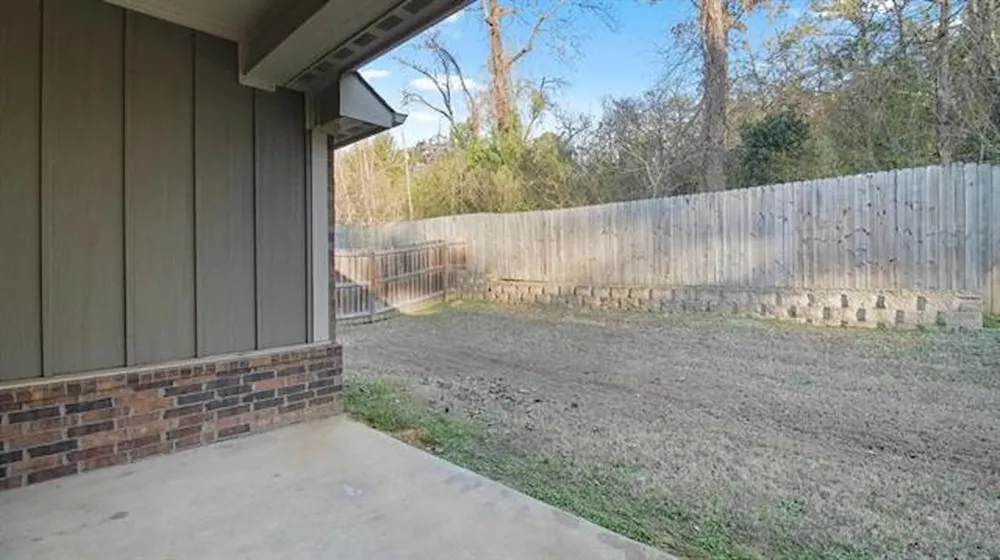 2927 Meadow Brook Trail Tyler, TX 75701