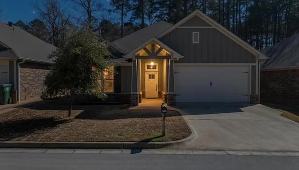 2927 Meadow Brook Trail Tyler, TX 75701