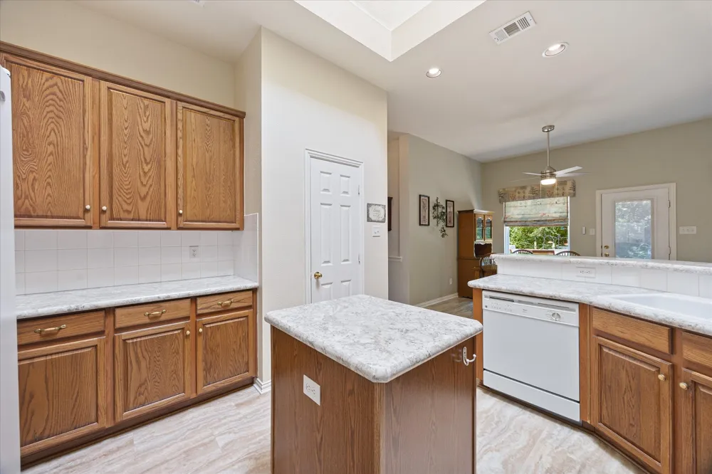 5815 Teal Court Sachse, TX 75048