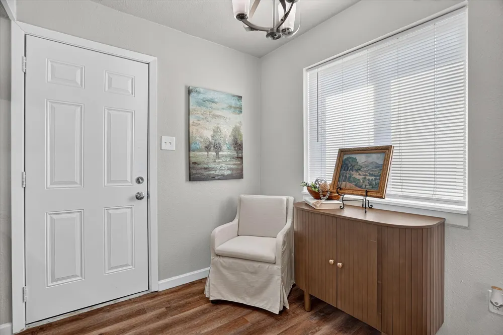 404 NW Wintercrest Road Burleson, TX 76028