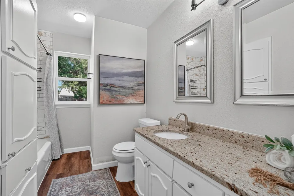 404 NW Wintercrest Road Burleson, TX 76028