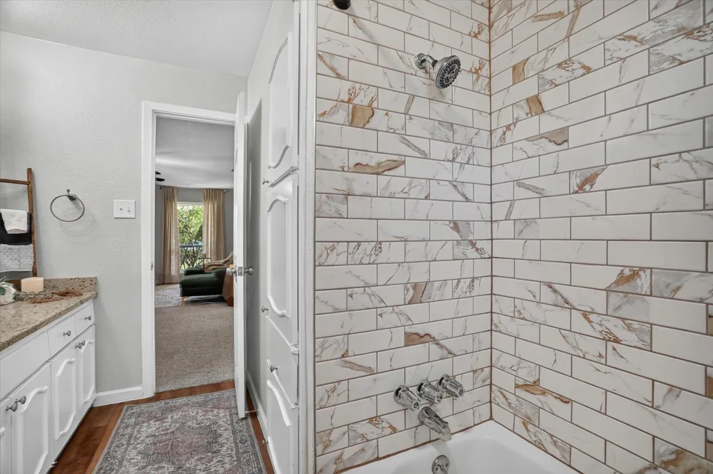 404 NW Wintercrest Road Burleson, TX 76028