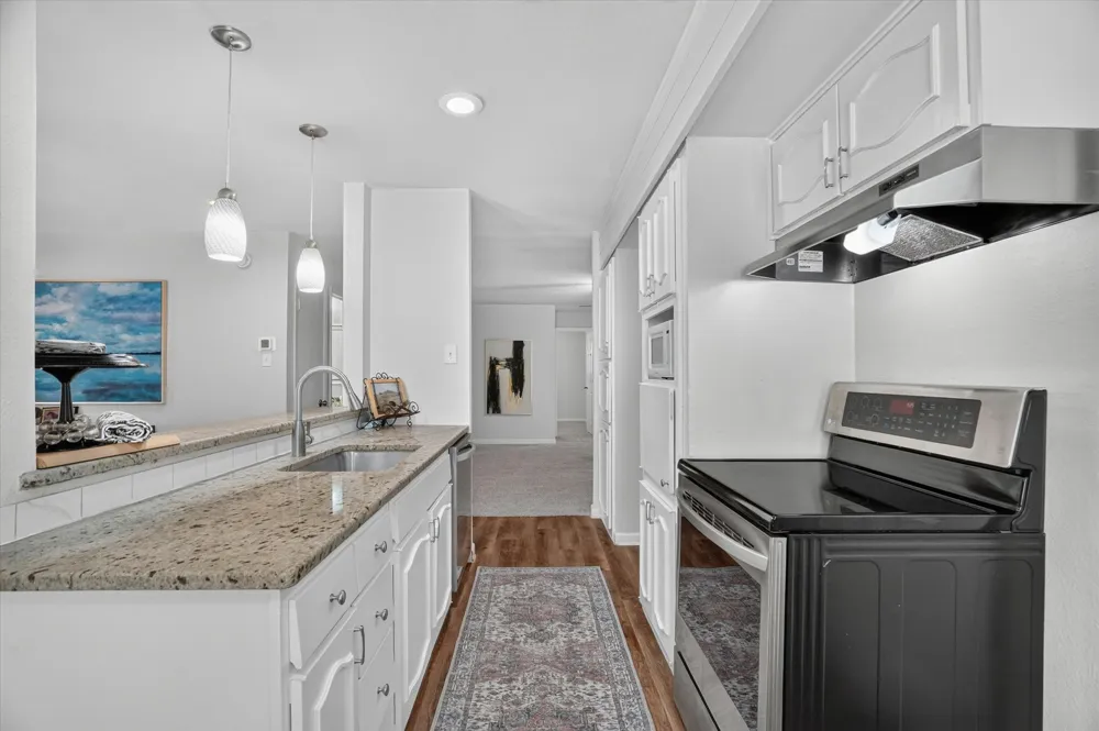 404 NW Wintercrest Road Burleson, TX 76028