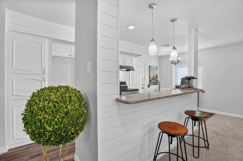 404 NW Wintercrest Road Burleson, TX 76028
