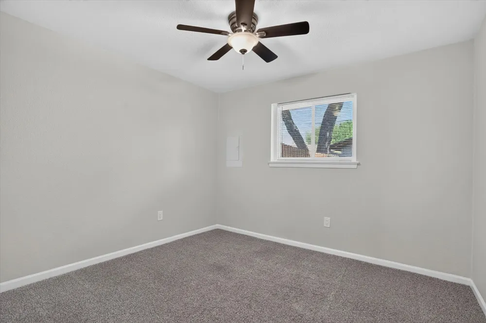404 NW Wintercrest Road Burleson, TX 76028