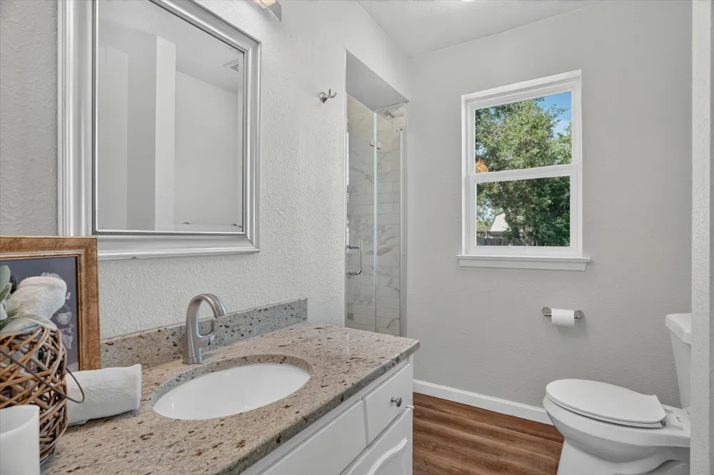 404 NW Wintercrest Road Burleson, TX 76028
