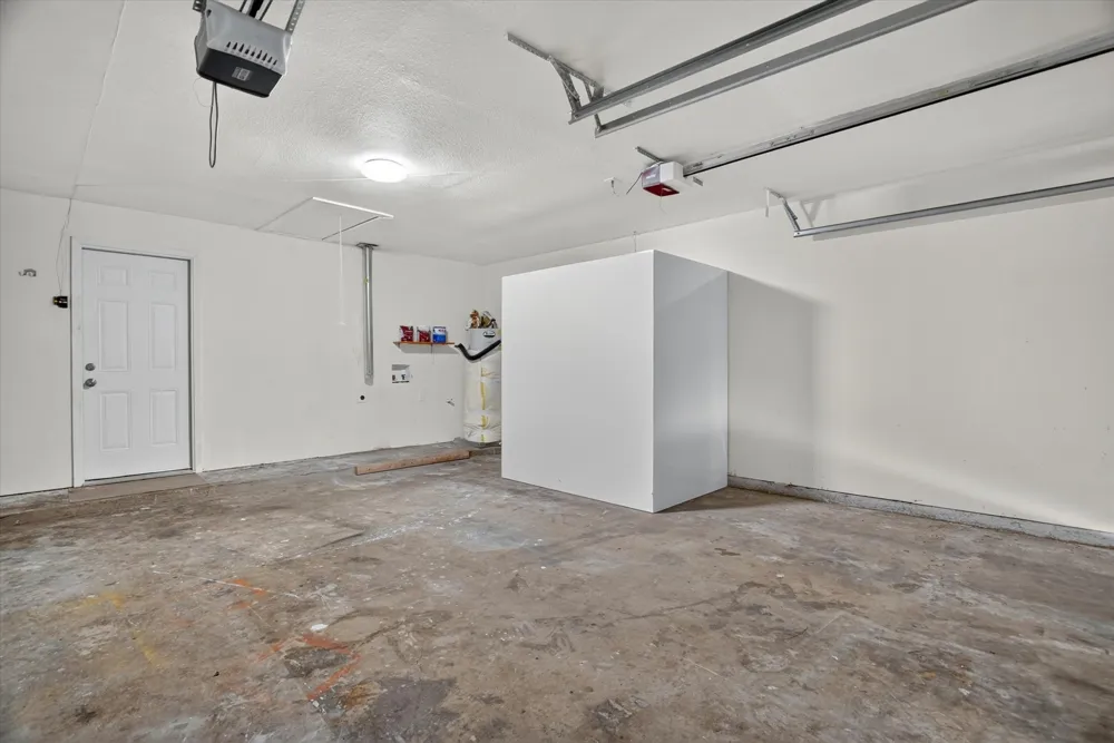 404 NW Wintercrest Road Burleson, TX 76028