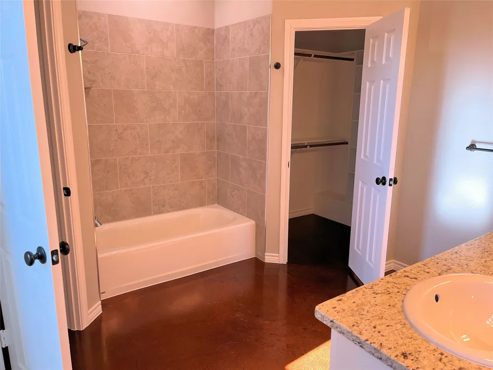 1068 County Road 327A Glen Rose, TX 76043