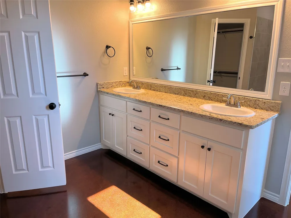 1068 County Road 327A Glen Rose, TX 76043