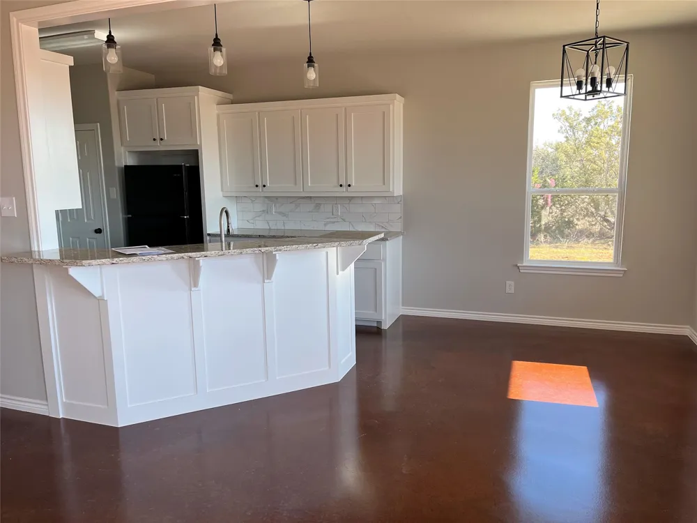 1068 County Road 327A Glen Rose, TX 76043