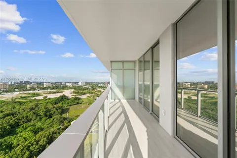 2411 Laguna Circle #1604