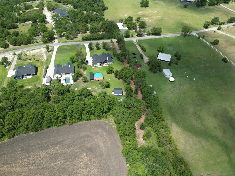 910 Kentucky Town Road Whitewright, TX 75491