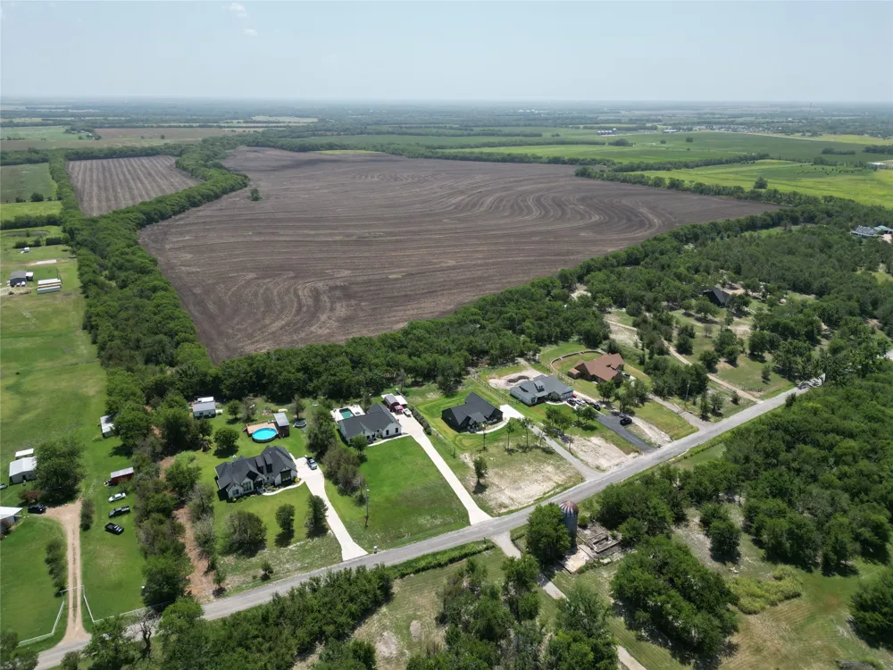 910 Kentucky Town Road Whitewright, TX 75491