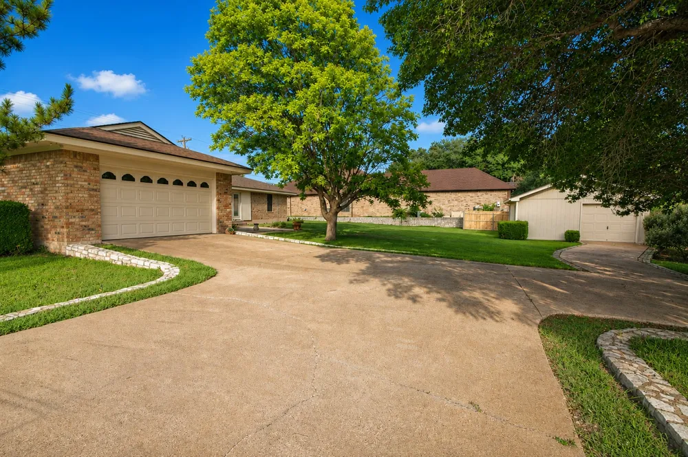 5132 Fairway Circle De Cordova, TX 76049