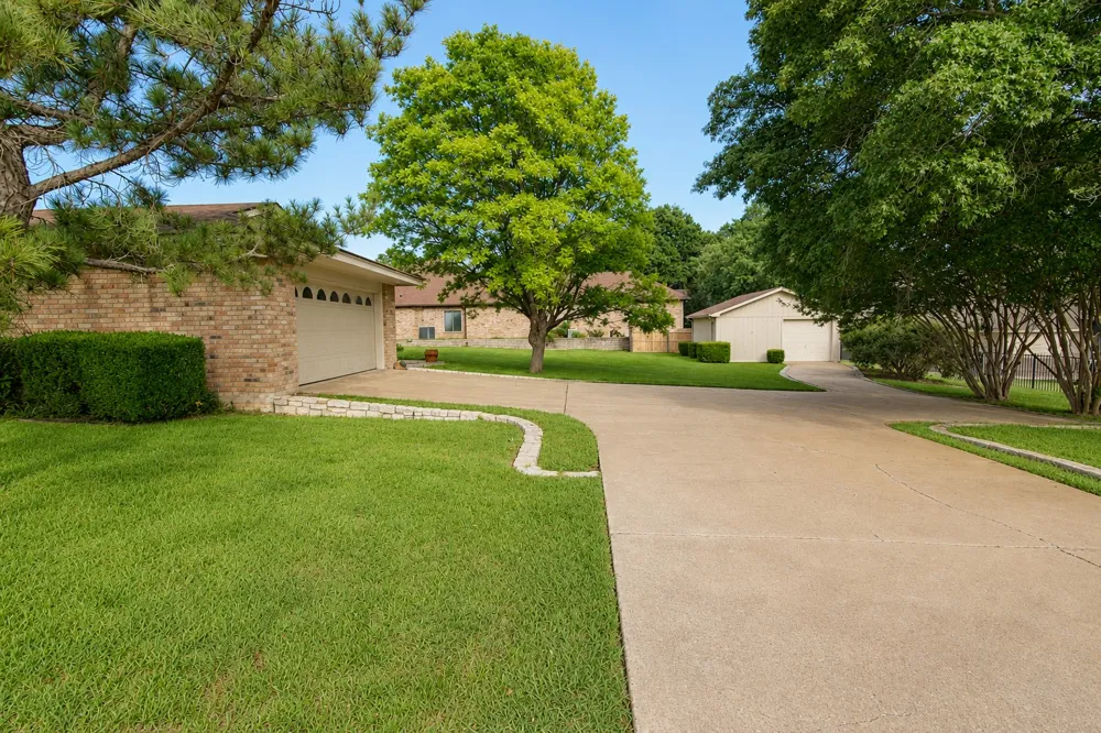 5132 Fairway Circle De Cordova, TX 76049