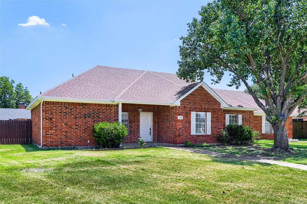 4422 Briarcrest Lane Sachse, TX 75048
