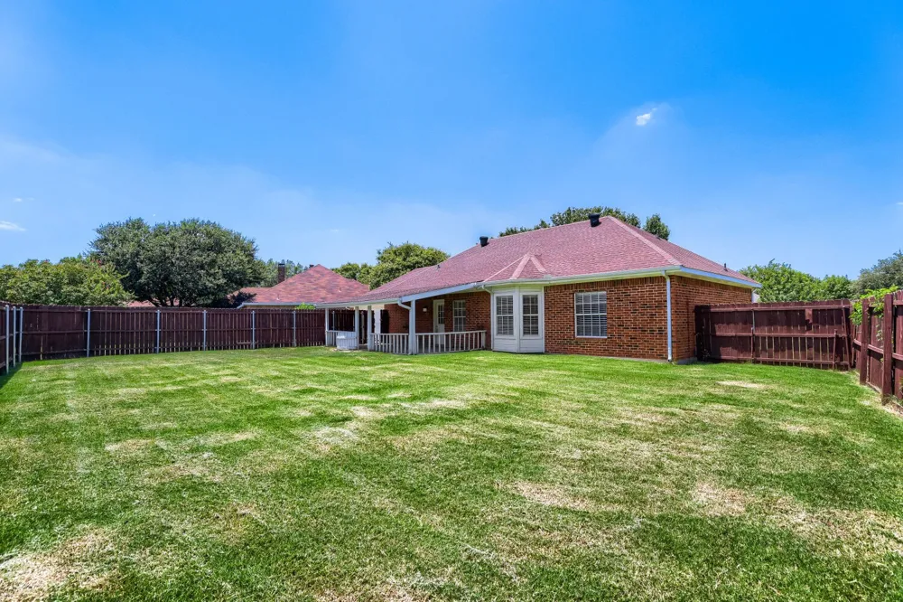 4422 Briarcrest Lane Sachse, TX 75048