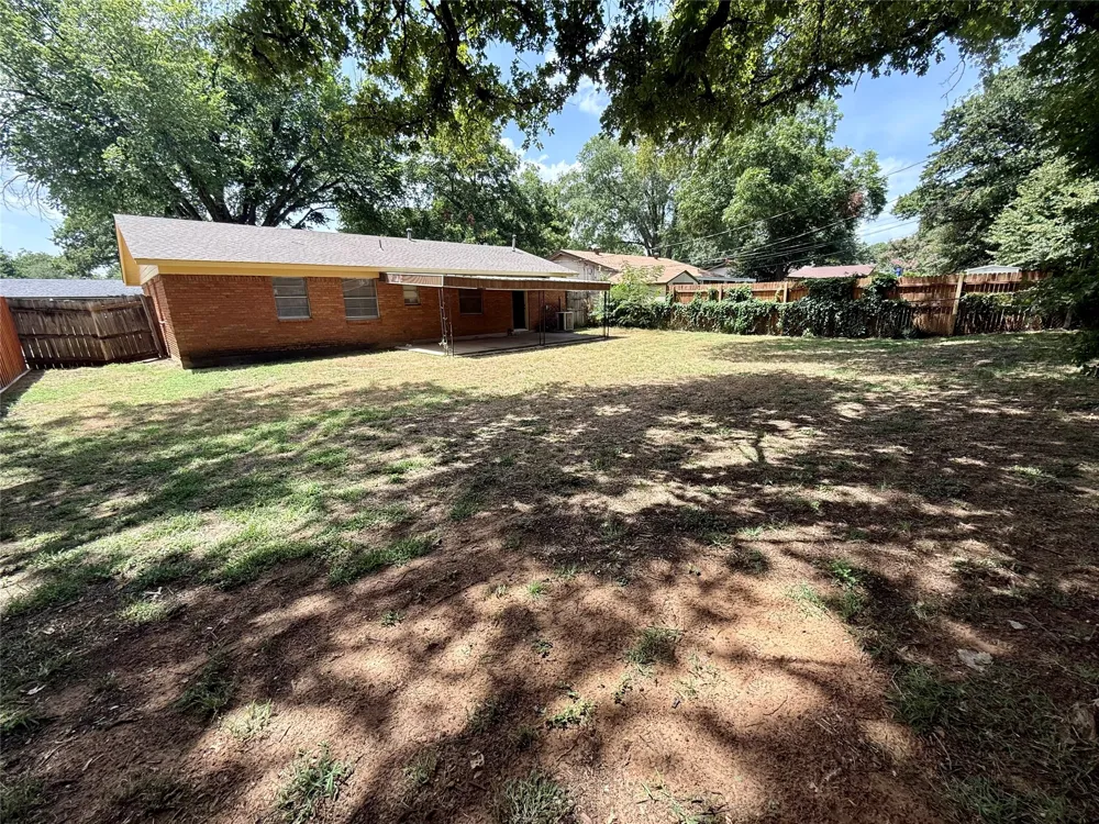 308 Simmons Drive Hurst, TX 76053