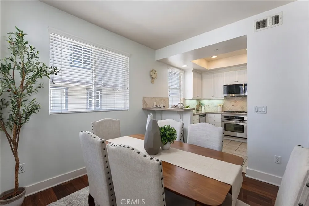 6300 Honolulu #207 La Crescenta, CA 91214