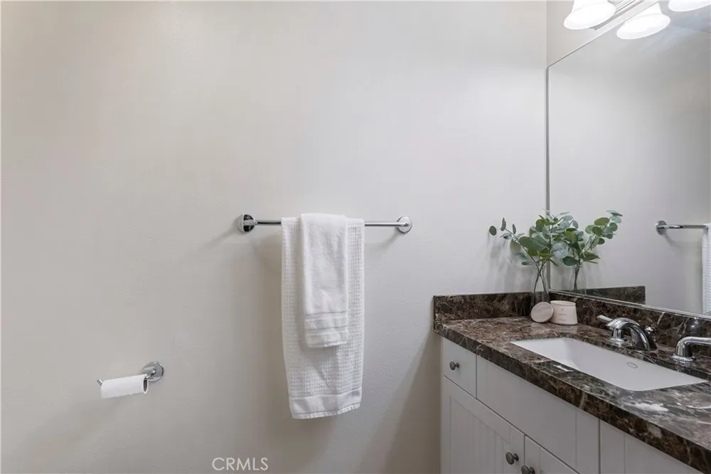 6300 Honolulu #207 La Crescenta, CA 91214