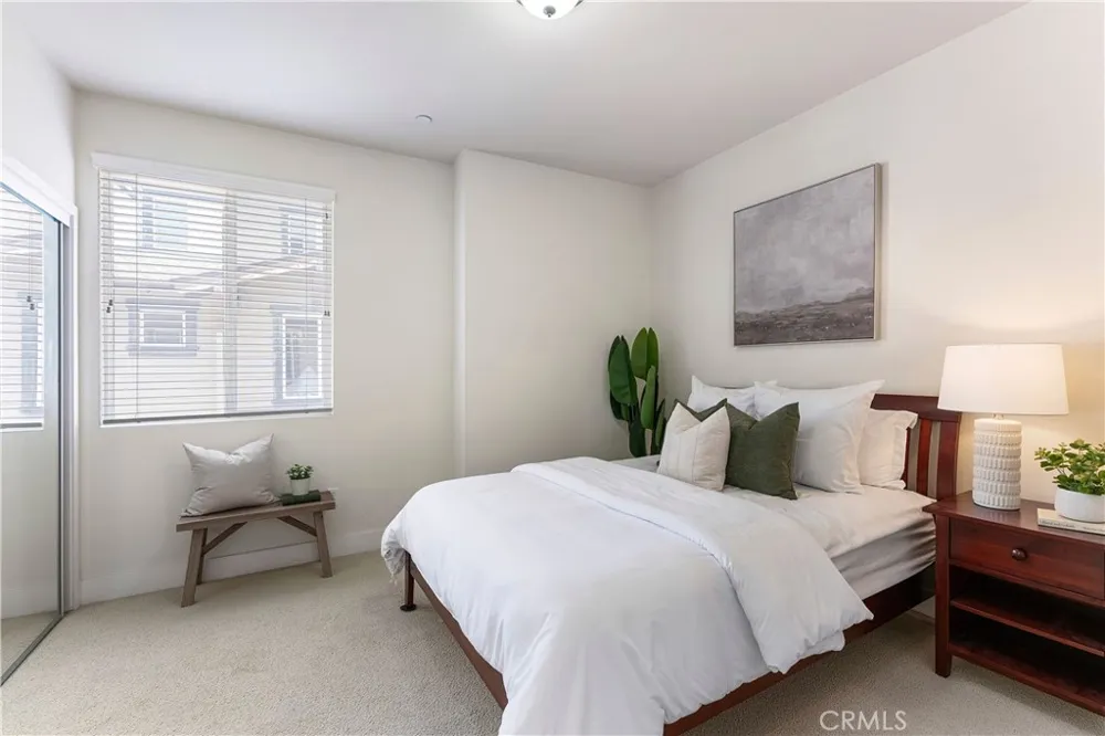 6300 Honolulu #207 La Crescenta, CA 91214