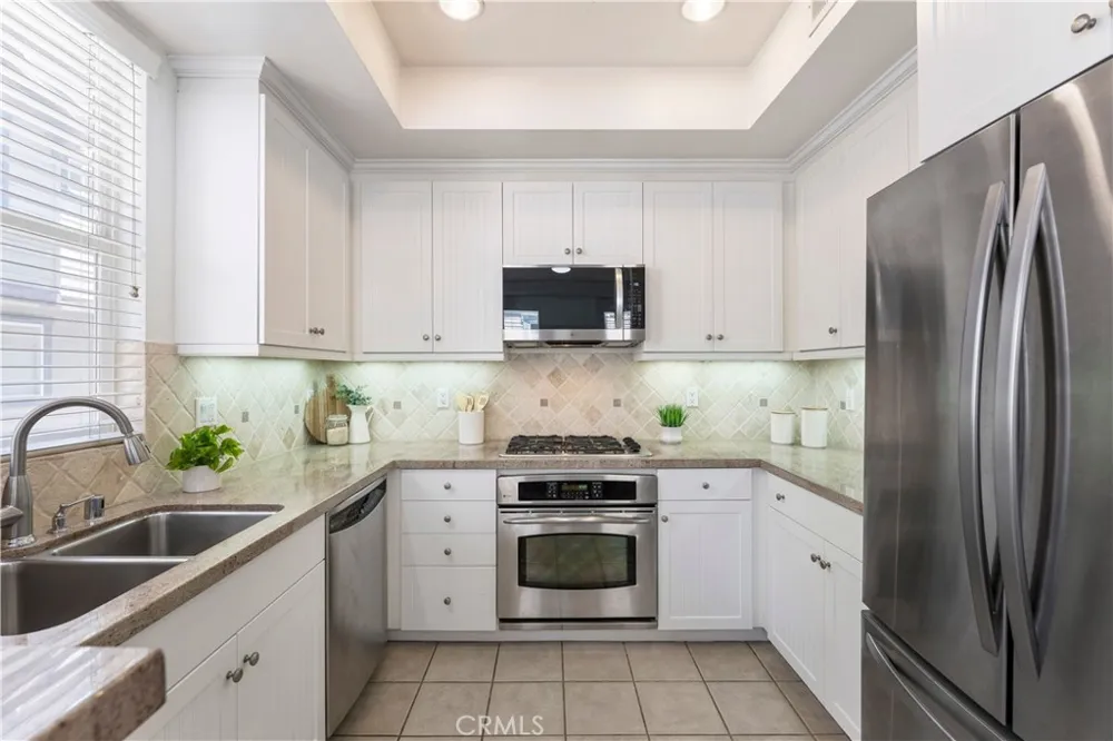 6300 Honolulu #207 La Crescenta, CA 91214