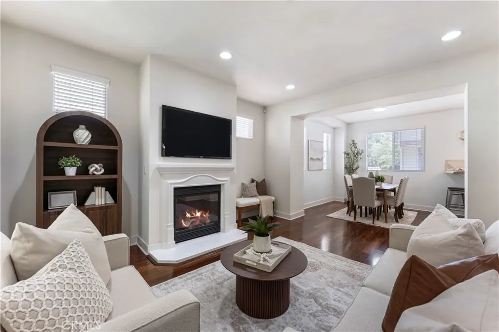 6300 Honolulu #207 La Crescenta, CA 91214