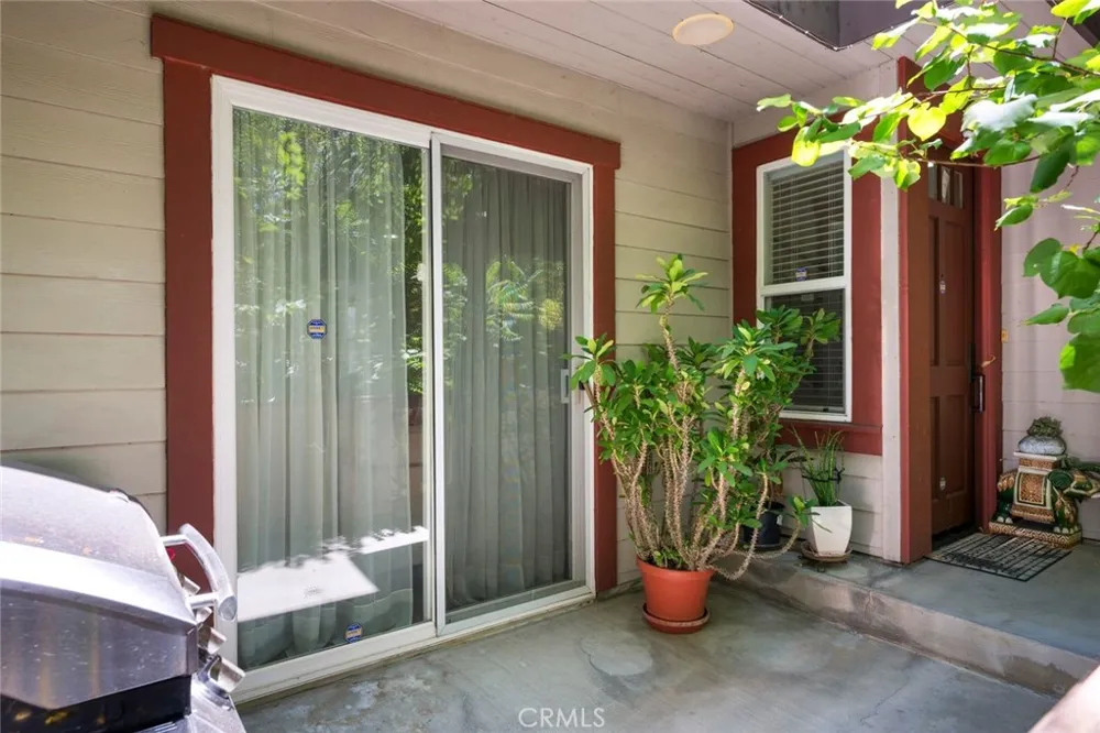 6300 Honolulu #207 La Crescenta, CA 91214