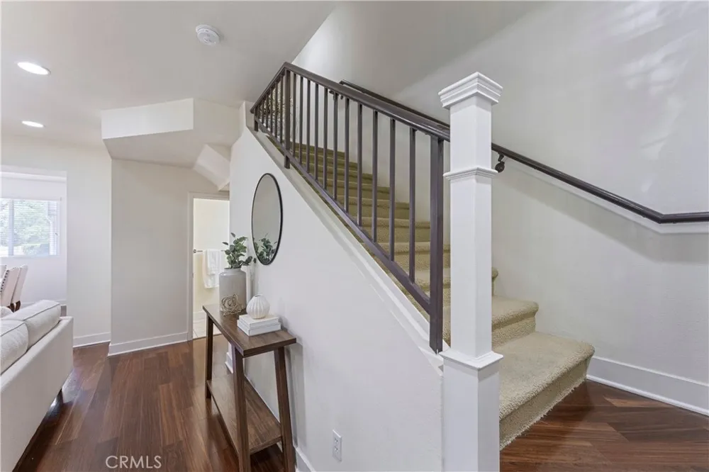 6300 Honolulu #207 La Crescenta, CA 91214