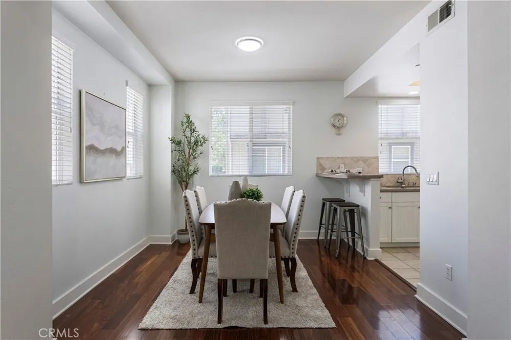 6300 Honolulu #207 La Crescenta, CA 91214