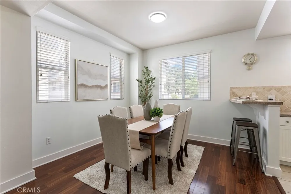 6300 Honolulu #207 La Crescenta, CA 91214