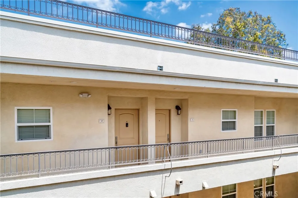 14242 Burbank #307 Sherman Oaks, CA 91401