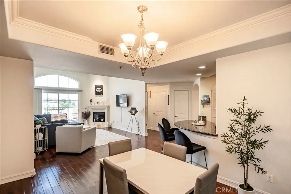 14242 Burbank #307 Sherman Oaks, CA 91401