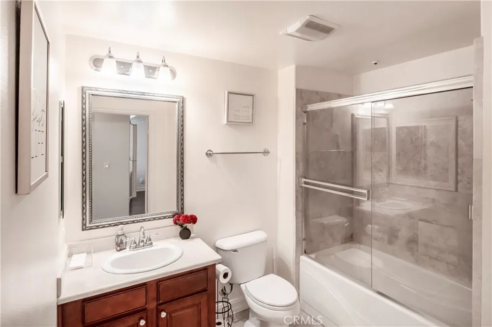 14242 Burbank #307 Sherman Oaks, CA 91401