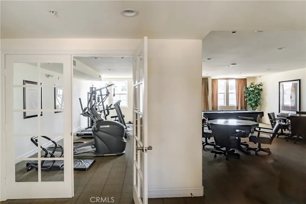 14242 Burbank #307 Sherman Oaks, CA 91401