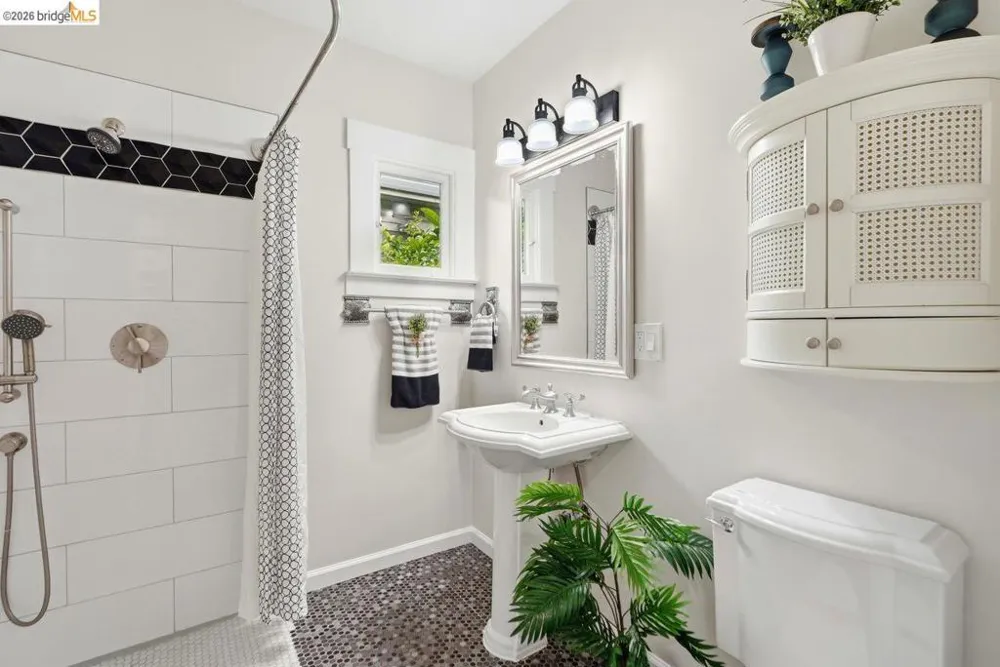 2840 Stanton St Berkeley, CA 94702