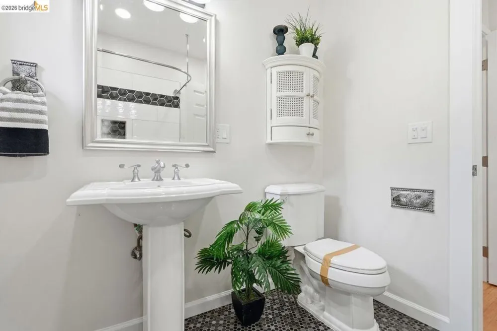 2840 Stanton St Berkeley, CA 94702