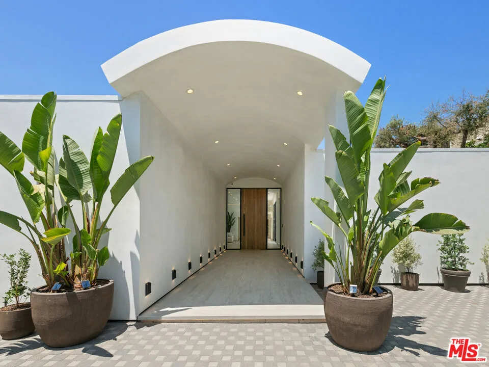 365 Trousdale Place Beverly Hills, CA 90210
