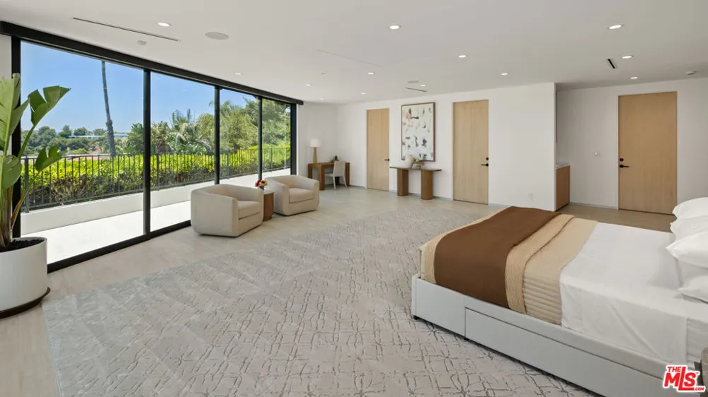 365 Trousdale Place Beverly Hills, CA 90210