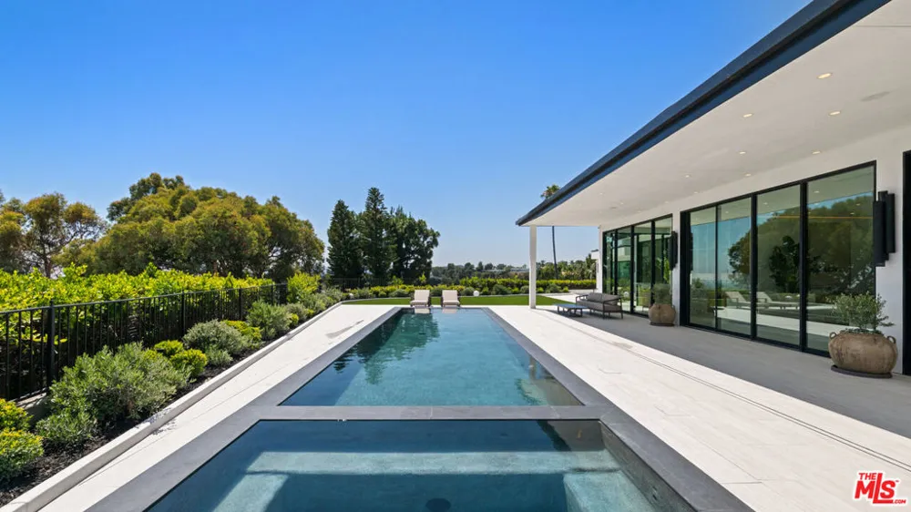 365 Trousdale Place Beverly Hills, CA 90210