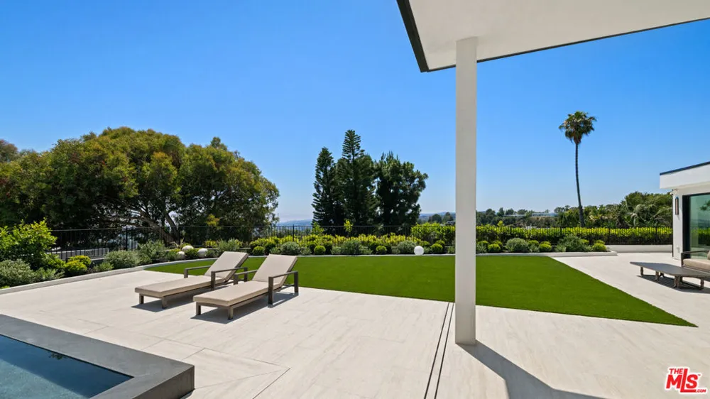 365 Trousdale Place Beverly Hills, CA 90210