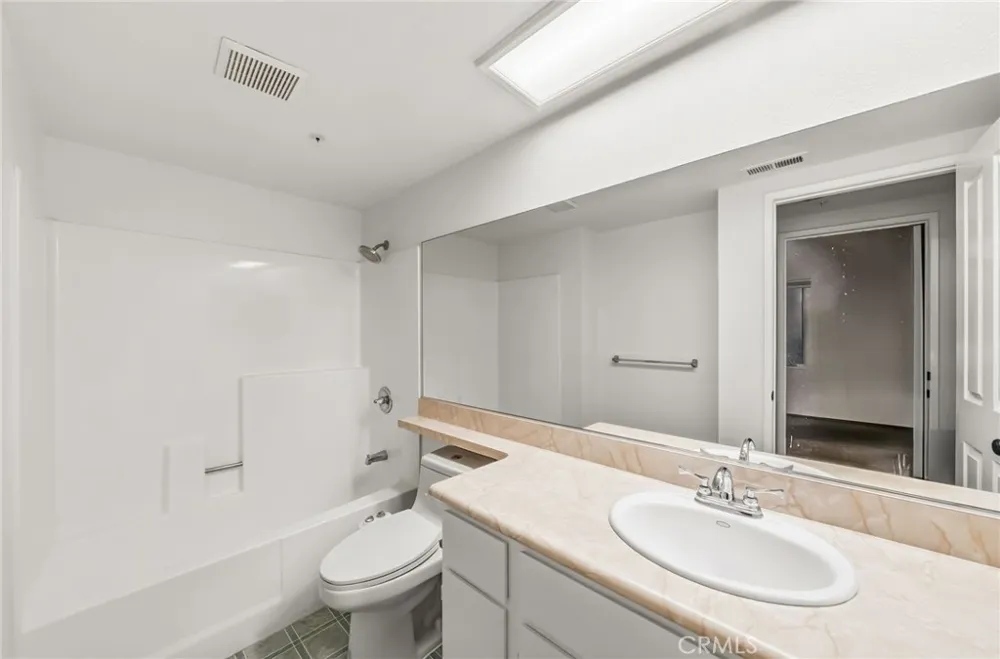 2600 E 20th Street #103A Signal Hill, CA 90755