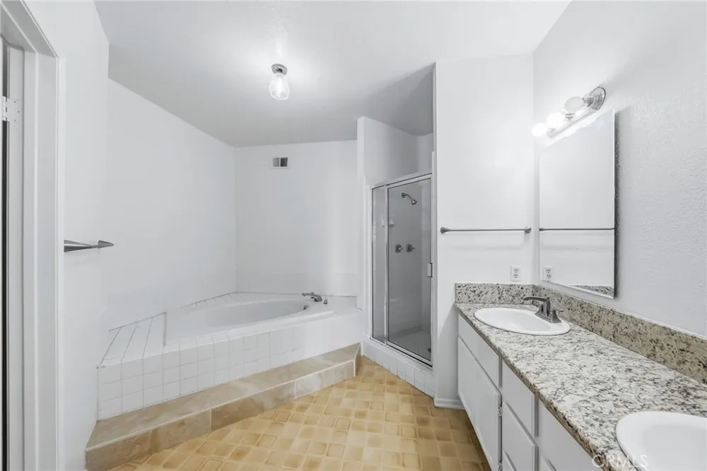 2600 E 20th Street #103A Signal Hill, CA 90755