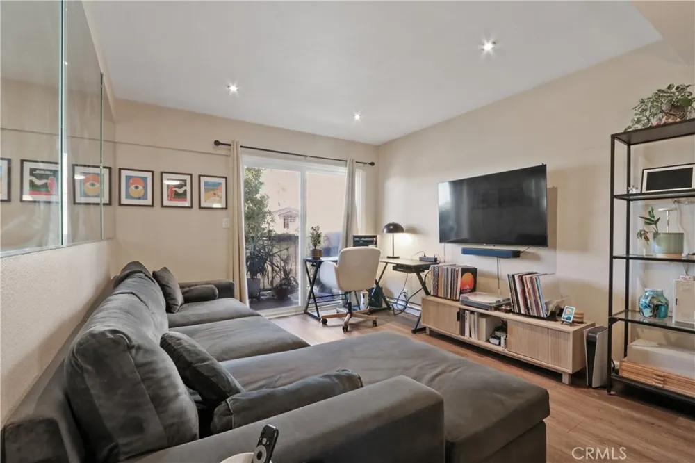 460 Golden #104 Long Beach, CA 90802