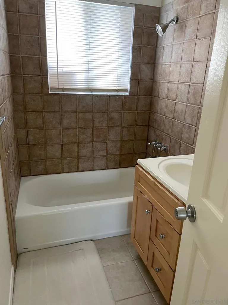 1465 Neptune Avenue Encinitas, CA 92024